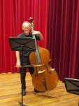 Ton, de bassist van AMTG